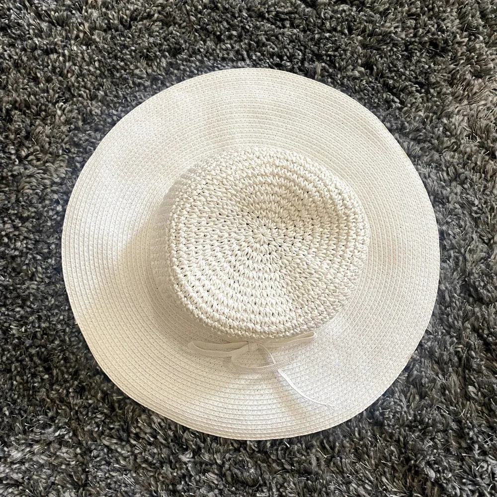 Target Beach Hat in Cream​​​​​​​